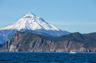 Авачинская бухта и вулкан